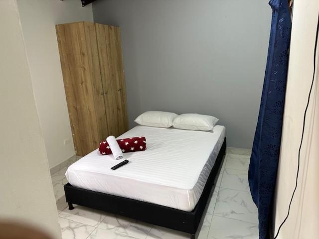 Apartahotel Malaga 메딜린 외부 사진