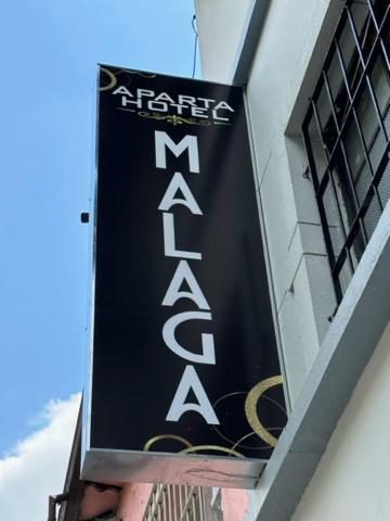 Apartahotel Malaga 메딜린 외부 사진